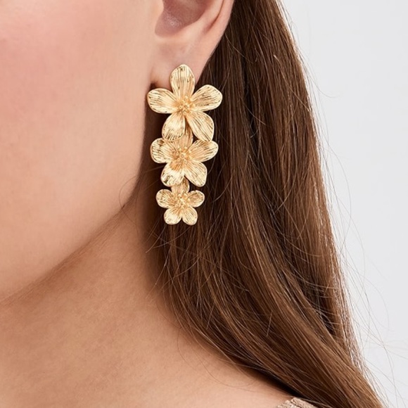 SHASHI
Rose Botanique Earrings - Picture 1 of 4